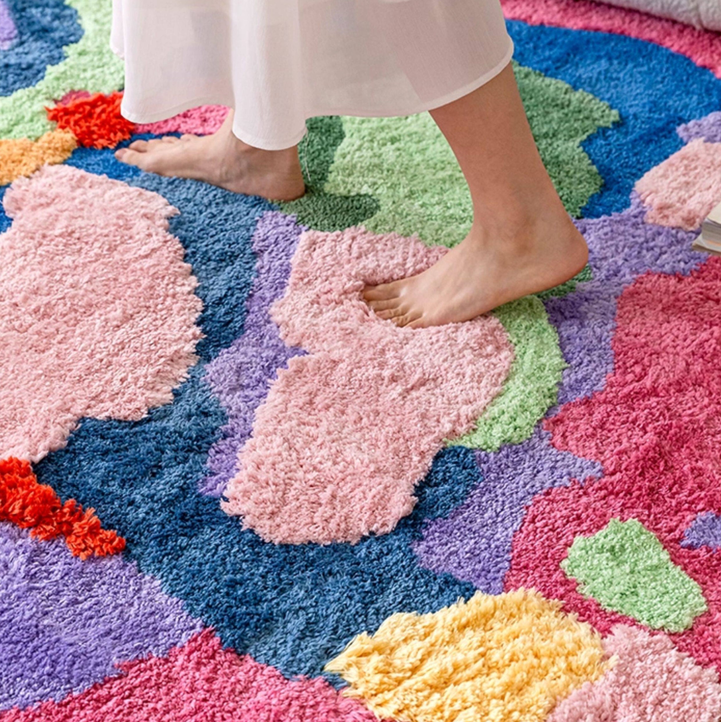 How to Add Colour with Multicoloured Rugs Without Making a Room Feel Messy