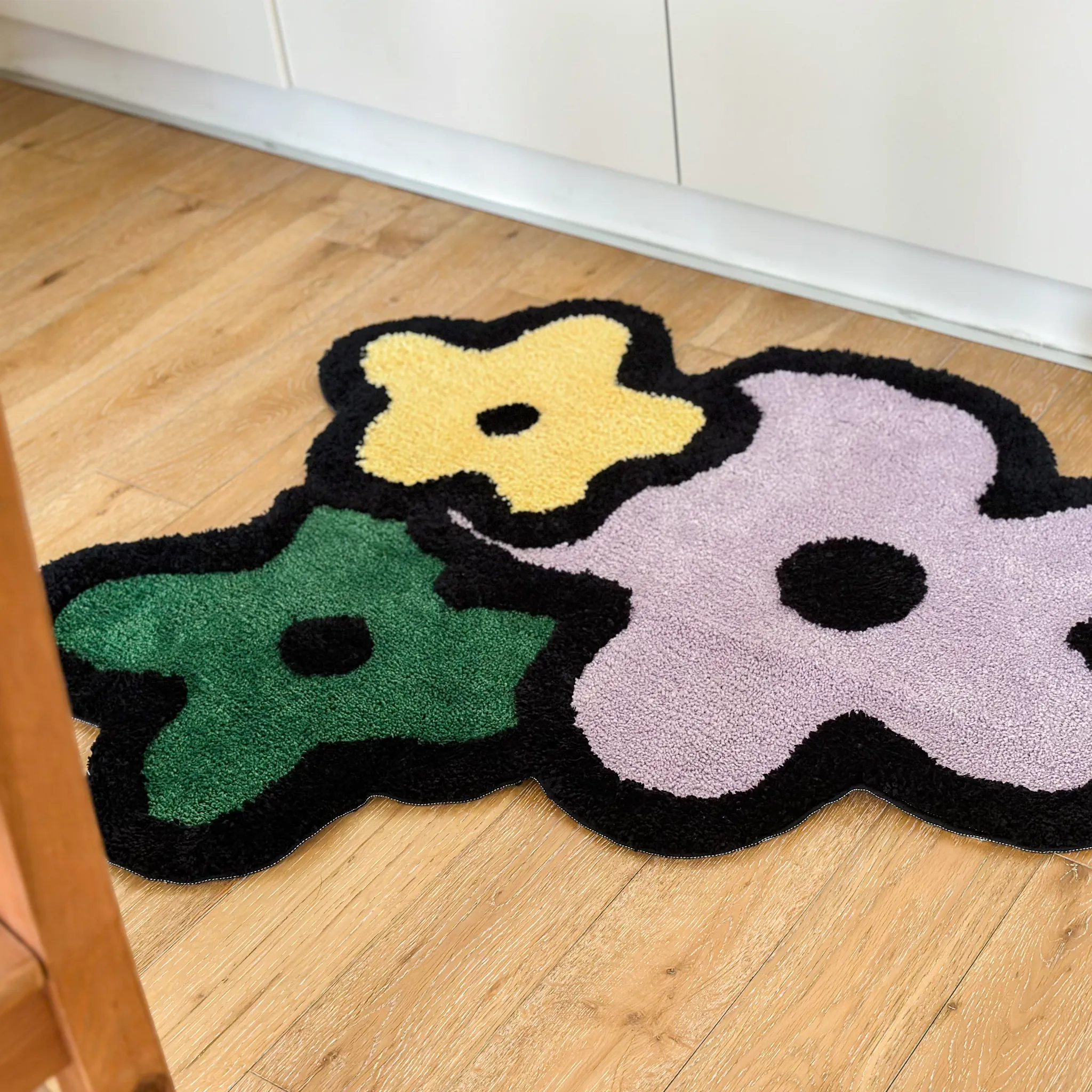 Lola Lavender Yellow Green Graphic Flower Shaped Tufted Rug