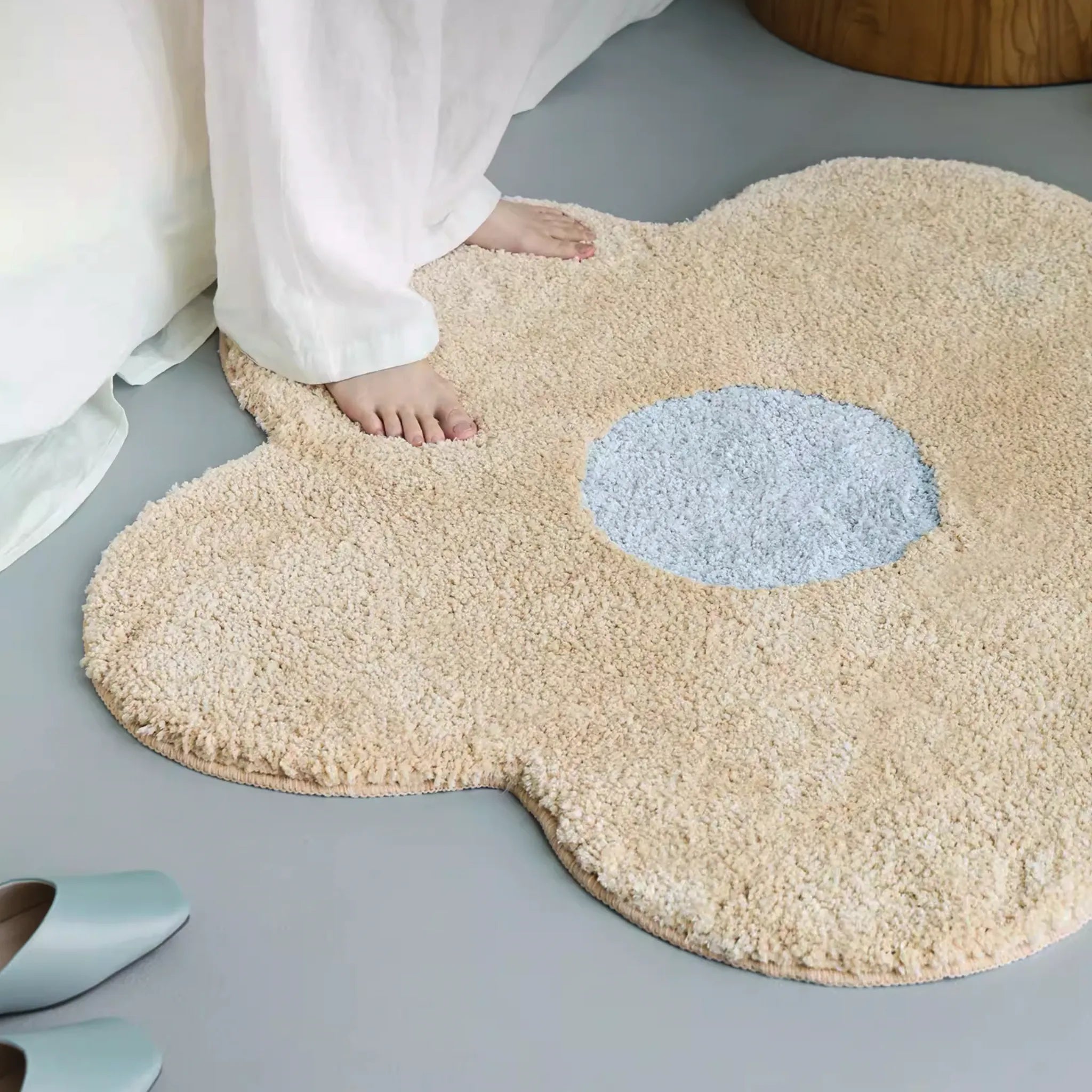 Maisie Cream & Pale Blue Floral Shaped Tufted Rug