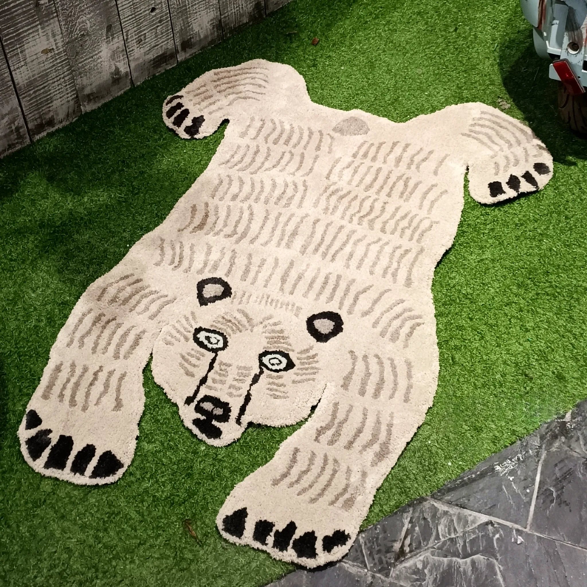 Oskar Light Grey Goofy Polar Bear Shaped Tufted Rug