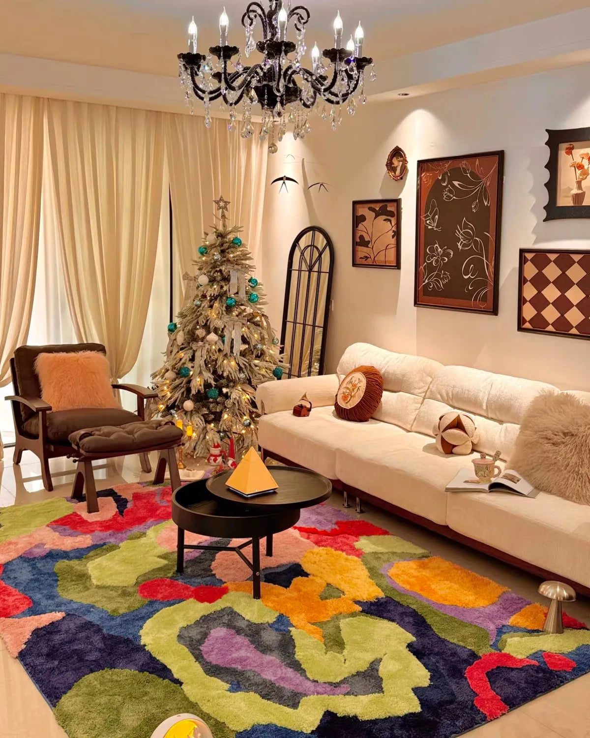 Housenfriends Freya multicoloured abstract floral high-low tufted rug beneath a coffee table between a cream sofa and armchair in a Christmas living room.